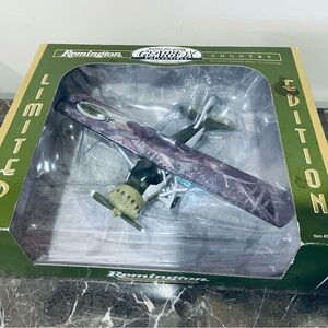 Remington Airplane 1999 Gearbox Diecast Country Limited Edition NIB